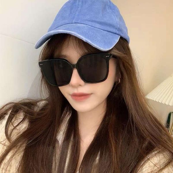 refined milky white big eyeglass frame round face slimmer couple sunglasses for seaside vacation versatile shade, White;black
refined milky white big eyeglass frame round face slimmer couple sunglasses for seaside vacation versatile shade, White;black