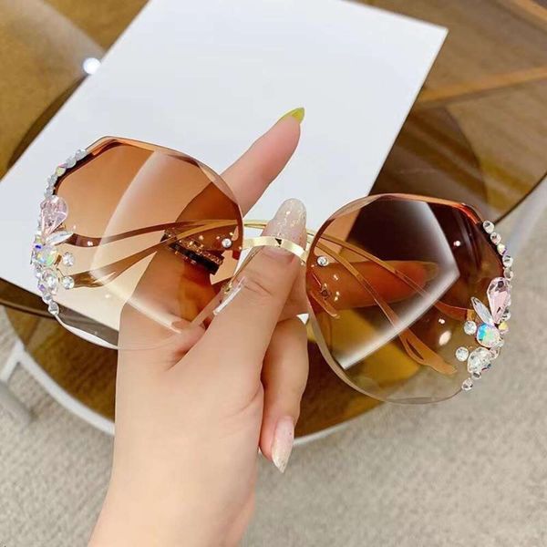 style diamond sunglasses for women fashion anti ultraviolet glasses unique street sunshades, White;black
style diamond sunglasses for women fashion anti ultraviolet glasses unique street sunshades, White;black