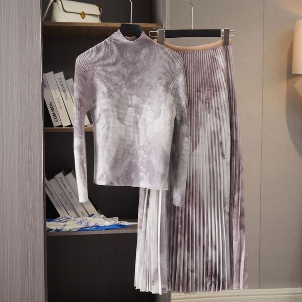 two piece dress spring and autumn pleated corn kernel graffiti long sleeve high neck tshirt bottom shirt draped hem set 230826, White
two piece dress spring and autumn pleated corn kernel graffiti long sleeve high neck tshirt bottom shirt draped hem set 230826, White