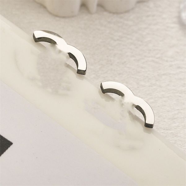 luxury brand designers c letters stud earrings 18k gold plated silver earring geometric famous womens earrings wedding party jewelry accesso, Golden;silver
luxury brand designers c letters stud earrings 18k gold plated silver earring geometric famous womens earrings wedding party jewelry accesso, Golden;silver