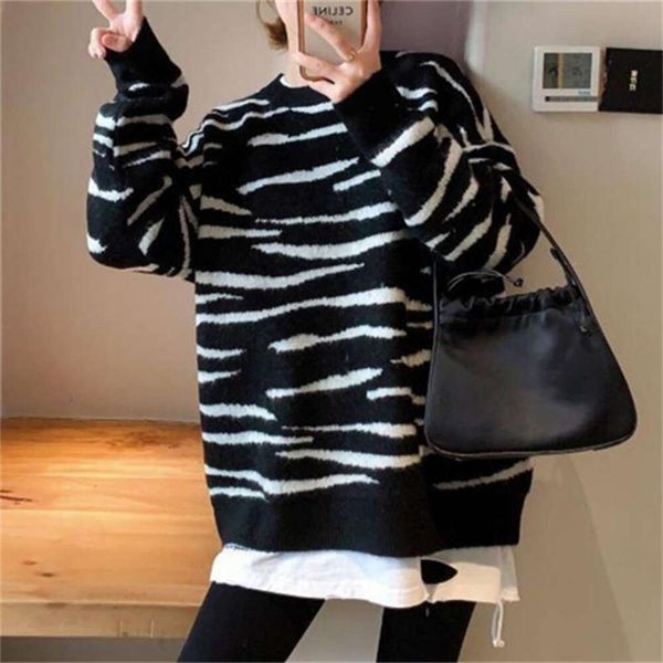 title black and white striped pullover sweater for women loose autumn winter korean version thick round neck, White;black
title black and white striped pullover sweater for women loose autumn winter korean version thick round neck, White;black