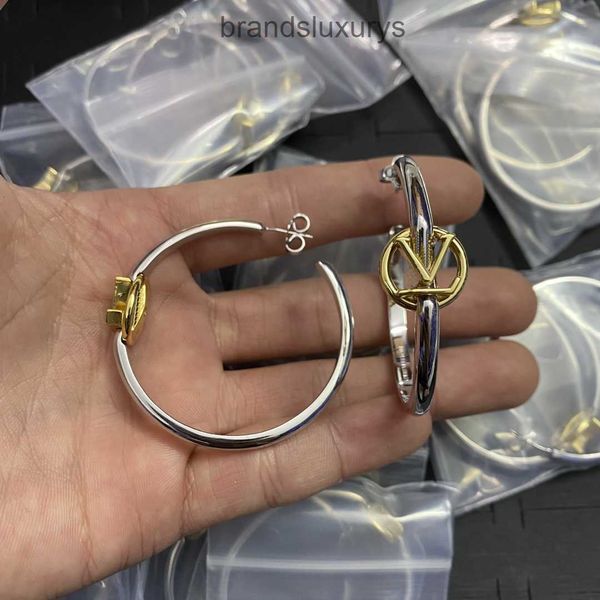 women hoops earring fashion womens circle simple men earring couple jewelry luxurys designer earrings letter v stud earring internet celebri, Golden;silver
women hoops earring fashion womens circle simple men earring couple jewelry luxurys designer earrings letter v stud earring internet celebri, Golden;silver