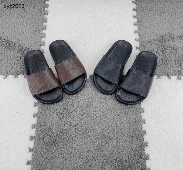 23ss kids slippers summer baby beach slides letter logo printing children sandals boys girls casual shoes including brand shoe box, Black;grey
23ss kids slippers summer baby beach slides letter logo printing children sandals boys girls casual shoes including brand shoe box, Black;grey