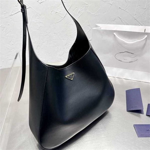 26% off bag 2024 new launch designer handbag korean solid diagonal straddle large capacity tote female
26% off bag 2024 new launch designer handbag korean solid diagonal straddle large capacity tote female