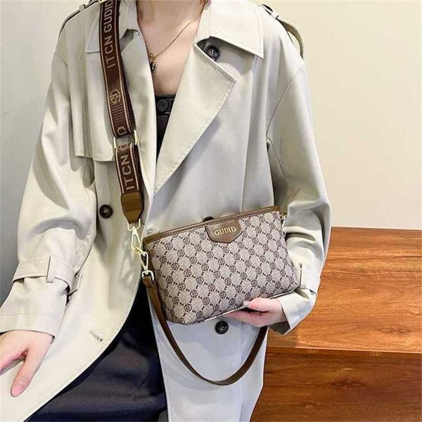 13% off bag 2024 new launch designer handbaghand advanced feeling square new fashionable and foreign style shoulder net red underarm casual
13% off bag 2024 new launch designer handbaghand advanced feeling square new fashionable and foreign style shoulder net red underarm casual