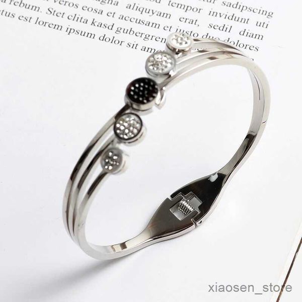 bracelets luxury crystal round black/white cuff bangle bracelet for women girls fashion jewelry stainless steel bangles r230828, Golden;silver
bracelets luxury crystal round black/white cuff bangle bracelet for women girls fashion jewelry stainless steel bangles r230828, Golden;silver