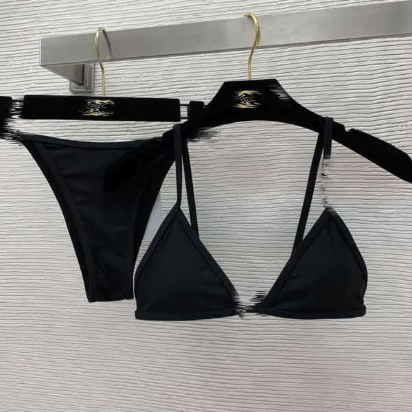 women's swimwear wonmen designer aw dawangjia 23 spring and summer crystal letter decorative wang bikini rimless underwear swimsuit set, White;black
women's swimwear wonmen designer aw dawangjia 23 spring and summer crystal letter decorative wang bikini rimless underwear swimsuit set, White;black