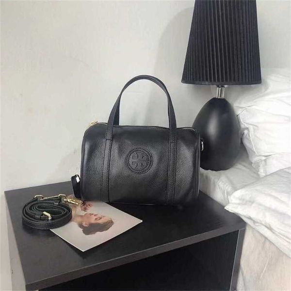 12% new launch hand new pillow simple texture soft layer cowhide portable single shoulder crossbody double compartment genuine leather for w
12% new launch hand new pillow simple texture soft layer cowhide portable single shoulder crossbody double compartment genuine leather for w