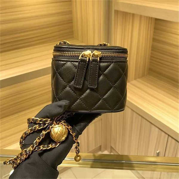 luxury handbag kamans light luxury fashion small fragrant style square one shoulder oblique straddle bag golden ball lingge embroidery threa
luxury handbag kamans light luxury fashion small fragrant style square one shoulder oblique straddle bag golden ball lingge embroidery threa
