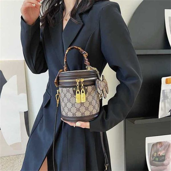 22% off bag 2024 new launch designer handbag printed women's trendy and fashionable old flower bucket mesh red feeling one crossbody
22% off bag 2024 new launch designer handbag printed women's trendy and fashionable old flower bucket mesh red feeling one crossbody