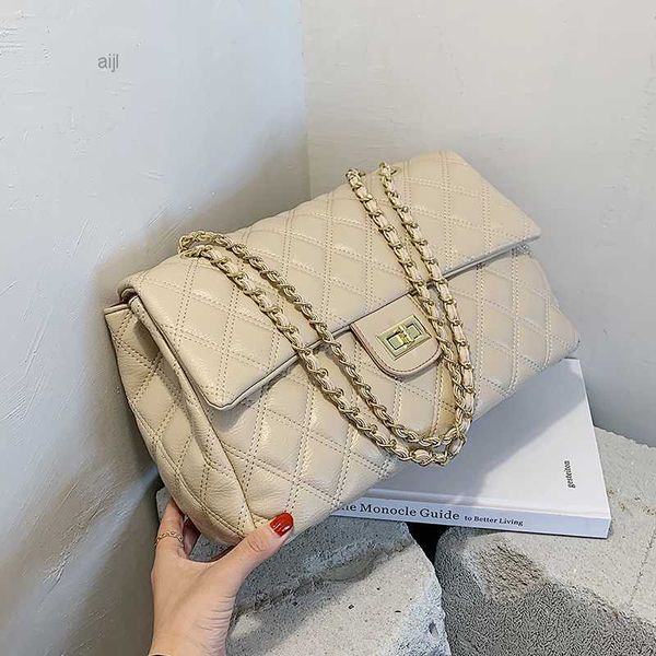 shangxin baidai high capacity women's bag 2023 new fashion lingge small fragrance chain one shoulder crossbody
shangxin baidai high capacity women's bag 2023 new fashion lingge small fragrance chain one shoulder crossbody