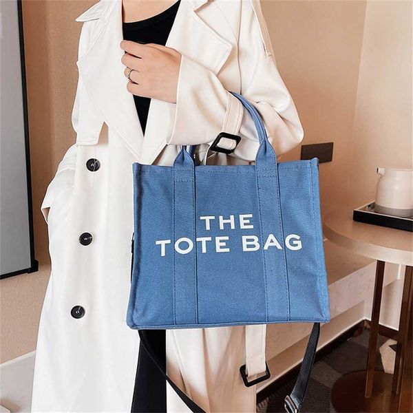 luxury handbags sale baobao women's 2023 new and artistic letter printing large capacity simple fashion messenger canvas shoulder bag
luxury handbags sale baobao women's 2023 new and artistic letter printing large capacity simple fashion messenger canvas shoulder bag