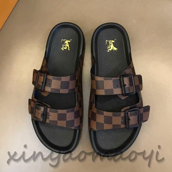 classic checked leather classic logo embossing designer slippers, men's slippers, cowhide casual and comfortable sandals, european siz, Black
classic checked leather classic logo embossing designer slippers, men's slippers, cowhide casual and comfortable sandals, european siz, Black