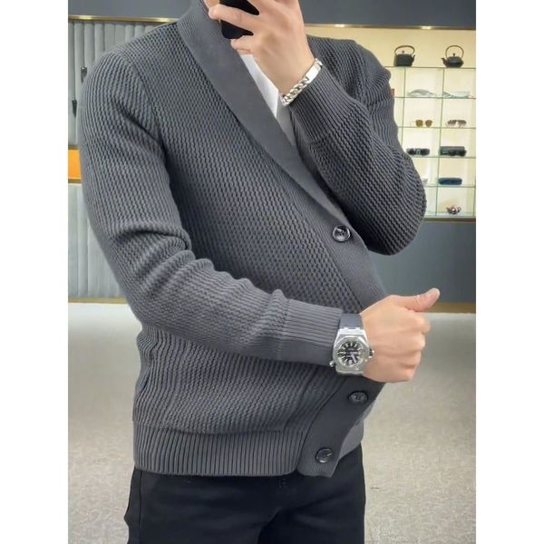 men's sweaters mens knitted cardigan coat men casual long sleeve buttons male elegant knitwear cotton quality b140 230828, White;black
men's sweaters mens knitted cardigan coat men casual long sleeve buttons male elegant knitwear cotton quality b140 230828, White;black