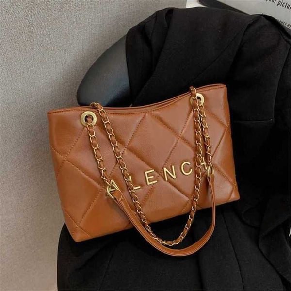 18% off bag 2024 new launch designer handbag urban simple women's elegant single room underarm leisure large capacity square popular wo
18% off bag 2024 new launch designer handbag urban simple women's elegant single room underarm leisure large capacity square popular wo