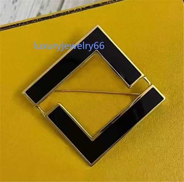 gold pins black white brooch women brooches f designer jewelry luxury accessories brand jewelry girls wedding gift broche enamel 2112171l, Gray
gold pins black white brooch women brooches f designer jewelry luxury accessories brand jewelry girls wedding gift broche enamel 2112171l, Gray