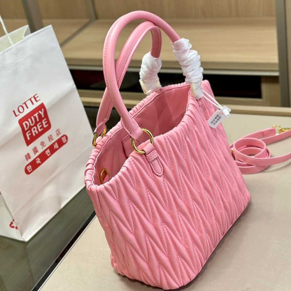 7a soft leather handbag large capacity shopping bag cute girl pink travel totes designer shoulder bags for women luxury evening bag classic
7a soft leather handbag large capacity shopping bag cute girl pink travel totes designer shoulder bags for women luxury evening bag classic
