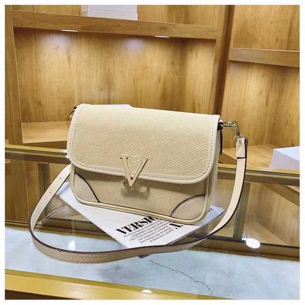 20% off bag 2024 new launch designer handbag early launch fashionable and trendy enamel buckle crossbody single internet red same style
20% off bag 2024 new launch designer handbag early launch fashionable and trendy enamel buckle crossbody single internet red same style