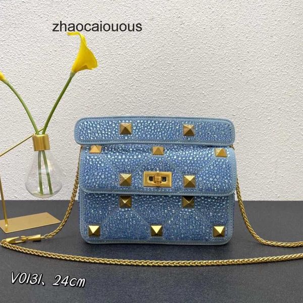 lady's valantioes classic crystal designer new shiny bags rivet women handbag luxury diamond embedding fashion handheld shoulder crossb
lady's valantioes classic crystal designer new shiny bags rivet women handbag luxury diamond embedding fashion handheld shoulder crossb