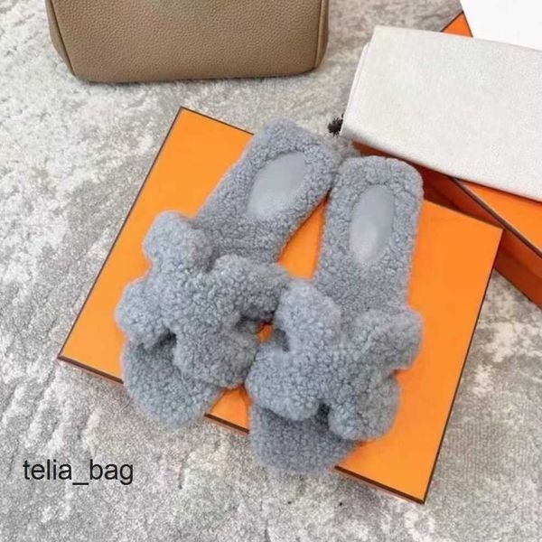 bear furry wear oran wool of designer sandal daily dsigner winter slipper shoes slippers 2023 autumn and teddy women's flat bottom lamb
bear furry wear oran wool of designer sandal daily dsigner winter slipper shoes slippers 2023 autumn and teddy women's flat bottom lamb