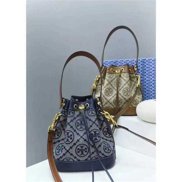 13% off bag 2024 new launch designer handbagtb women's new jacquard canvas tote diagonal straddle classic old flower drawstring bucket
13% off bag 2024 new launch designer handbagtb women's new jacquard canvas tote diagonal straddle classic old flower drawstring bucket
