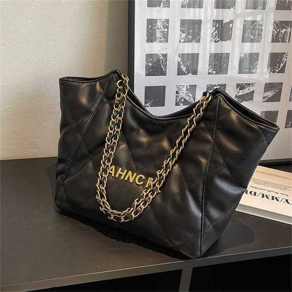 18% off bag 2024 new launch designer handbag autumn and winter high capacity new women's commuter shoulder casual versatile western tot
18% off bag 2024 new launch designer handbag autumn and winter high capacity new women's commuter shoulder casual versatile western tot
