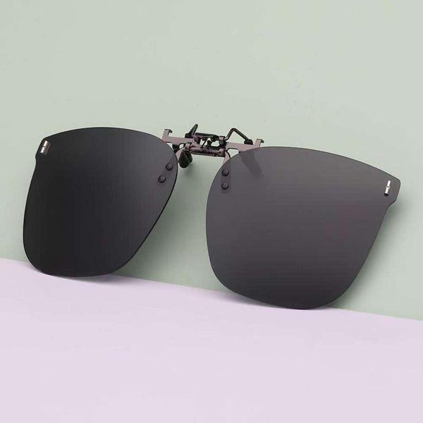 sunglasses metal rice nail polarized clip on glasses flipping up myope wholesale, White;black
sunglasses metal rice nail polarized clip on glasses flipping up myope wholesale, White;black