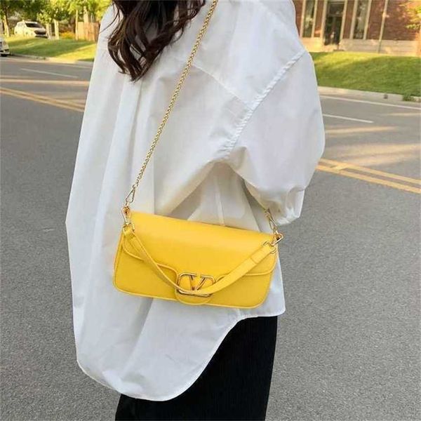 13% off bag 2024 new launch designer handbagtemperament women's new trend big v letter small square versatile chain one shoulder crossb
13% off bag 2024 new launch designer handbagtemperament women's new trend big v letter small square versatile chain one shoulder crossb