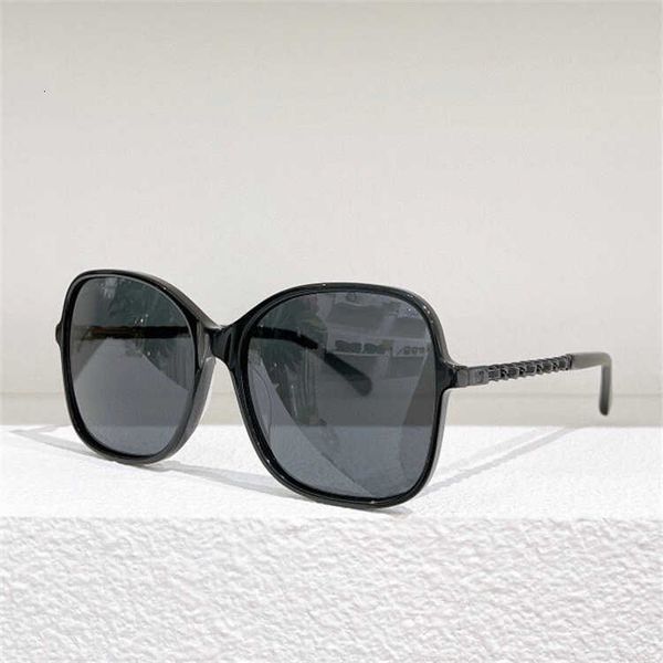 sunglasses designer fashion lambskin chain legged female personality large frame ch with logo and box, White;black
sunglasses designer fashion lambskin chain legged female personality large frame ch with logo and box, White;black