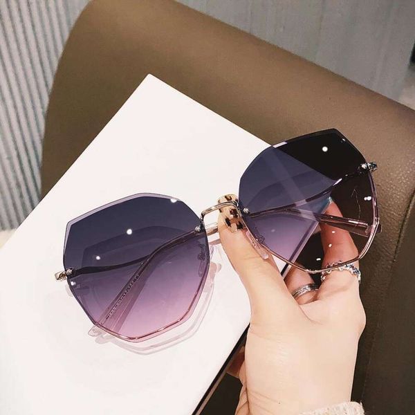frameless sunglasses womens fashion slimming individual korean ins style travel, White;black
frameless sunglasses womens fashion slimming individual korean ins style travel, White;black