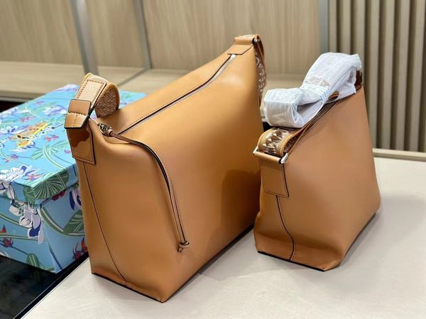 Lunch box bag 2023 new cubi23ss cowhide macaron underarm bag shoulder bag designer bento bag women's fashion multi-functional classic mini bag dust bag
Lunch box bag 2023 new cubi23ss cowhide macaron underarm bag shoulder bag designer bento bag women's fashion multi-functional classic mini bag dust bag