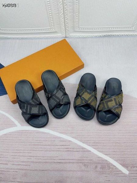 23ss kids slipper flat sandals summer children fashion soft slippers size 2635 letter logo printing baby leather shoes girls boys brand slid, Black;grey
23ss kids slipper flat sandals summer children fashion soft slippers size 2635 letter logo printing baby leather shoes girls boys brand slid, Black;grey