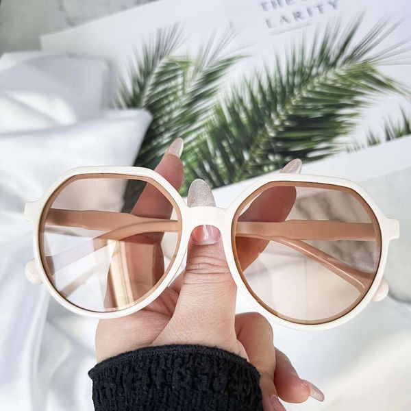 the brown sunglasses ins style female korean retro small frame white plain, White;black
the brown sunglasses ins style female korean retro small frame white plain, White;black