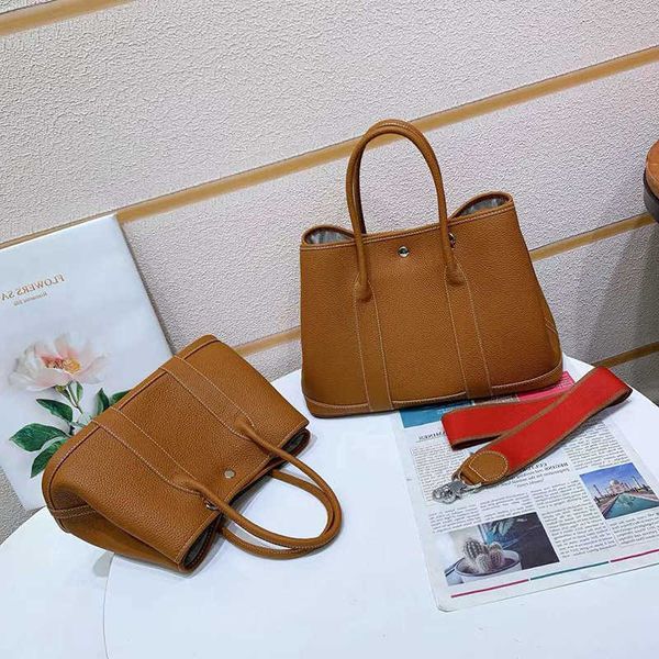 a garden party tote bag authentic handbag designer 2023 summer new genuine leather simple versatile large capacity 6pj3 
a garden party tote bag authentic handbag designer 2023 summer new genuine leather simple versatile large capacity 6pj3