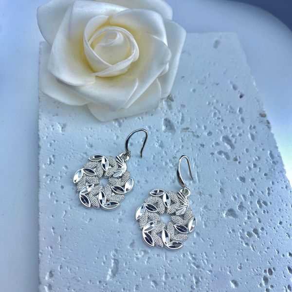 high grade exaggerated earrings, alloy silver needles, fashionable temperament, versatile, simple and atmospheric earrings, Golden
high grade exaggerated earrings, alloy silver needles, fashionable temperament, versatile, simple and atmospheric earrings, Golden