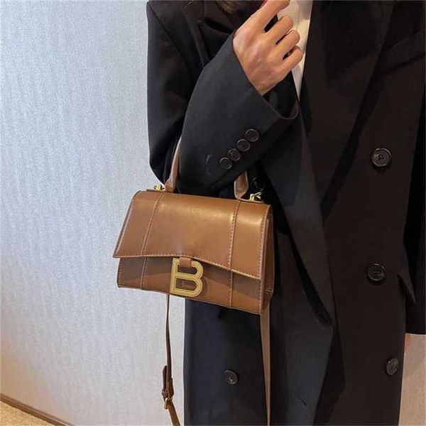 26% off bag 2024 new launch designer handbag popular on the internet fashionable and trendy pu with a sense of niche. everyday versatile one
26% off bag 2024 new launch designer handbag popular on the internet fashionable and trendy pu with a sense of niche. everyday versatile one