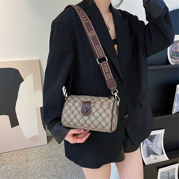 12% off bag 2024 new launch designer handbag advanced leisure cylinder for women's new crossbody versatile printed shoulder small pillo
12% off bag 2024 new launch designer handbag advanced leisure cylinder for women's new crossbody versatile printed shoulder small pillo