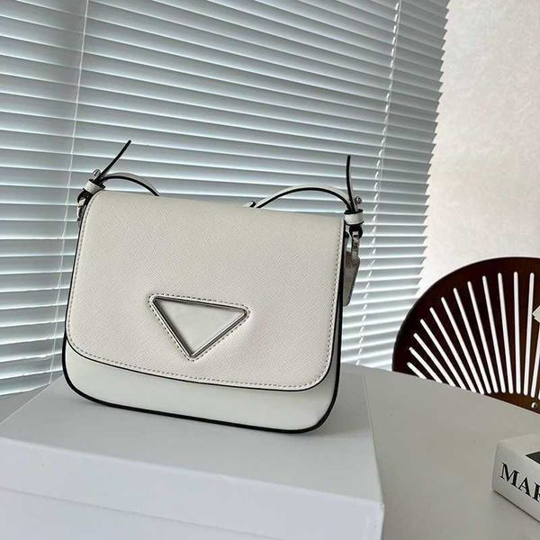 triangle shoulder bags pd designers messenger bag mini flap purse cute travel bag leather luxury handbag lady crossbody bags wallet 230621
triangle shoulder bags pd designers messenger bag mini flap purse cute travel bag leather luxury handbag lady crossbody bags wallet 230621