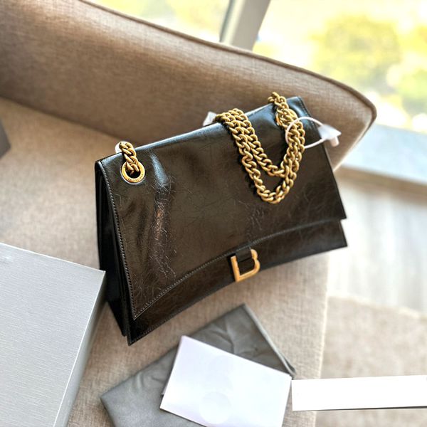 new fashion advanced soft material cowhide feels super comfortable bag 31x19 box hand-held crossbody bag
new fashion advanced soft material cowhide feels super comfortable bag 31x19 box hand-held crossbody bag