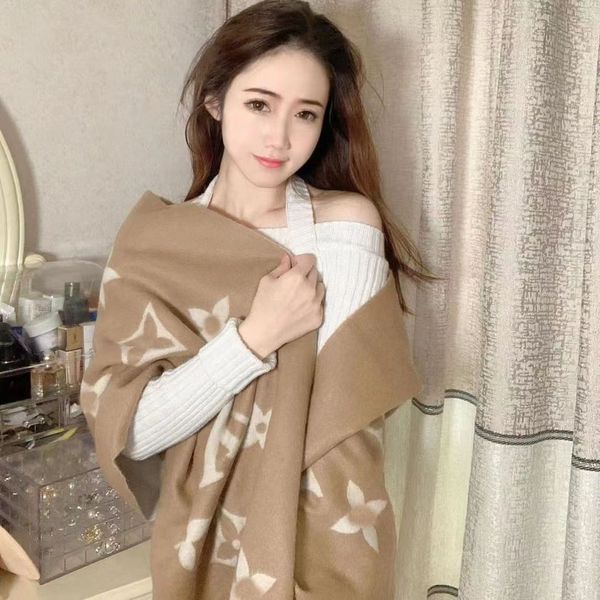 star huo siyan with the same presbyopia cashmere scarf in the autumn and winter explosive big-name scarf high-grade shawl thickener neck, Blue;gray
star huo siyan with the same presbyopia cashmere scarf in the autumn and winter explosive big-name scarf high-grade shawl thickener neck, Blue;gray