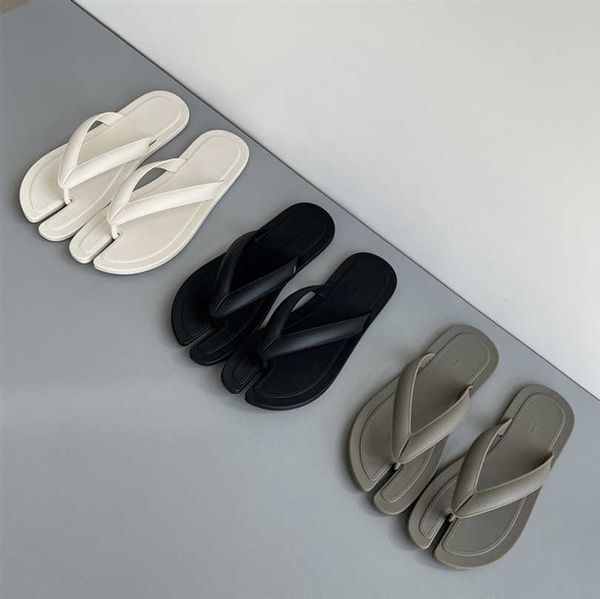 2023 fashion designer slipper flip flops tabi slides rubber thong sandals women men moccasin shoes summer all season ls beach pool shower sl, Black
2023 fashion designer slipper flip flops tabi slides rubber thong sandals women men moccasin shoes summer all season ls beach pool shower sl, Black