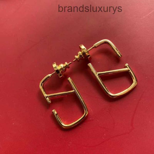 womens earrings jewelry designer earring ear studs letter v diamonds luxurys golden fashion silver needle copper earrings for ladies birthda, Golden;silver
womens earrings jewelry designer earring ear studs letter v diamonds luxurys golden fashion silver needle copper earrings for ladies birthda, Golden;silver