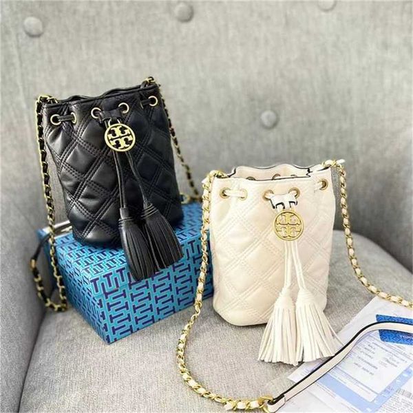 28% off bag 2024 new launch designer handbag early launch kira mini bucket lingge embroidered thread chain temperament soft face one smallao
28% off bag 2024 new launch designer handbag early launch kira mini bucket lingge embroidered thread chain temperament soft face one smallao