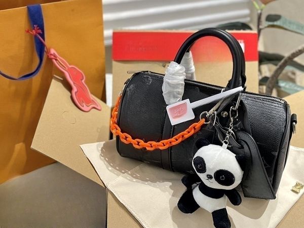 pillow bag with panda pendant, elegant and understated appearance design and spacious body add practicality
pillow bag with panda pendant, elegant and understated appearance design and spacious body add practicality