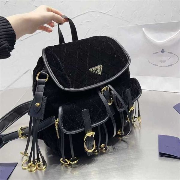 new launch hand fashionable new shoulder velvet cloth simple drawstring flip backpack practical multi pocket casual commuting trendy
new launch hand fashionable new shoulder velvet cloth simple drawstring flip backpack practical multi pocket casual commuting trendy