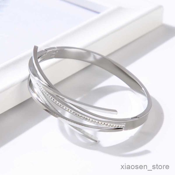 bracelets classic cross bracelets bangles for women girls stainless steel crystal bangle jewelry cuff bracelet gift r230828, Golden;silver
bracelets classic cross bracelets bangles for women girls stainless steel crystal bangle jewelry cuff bracelet gift r230828, Golden;silver