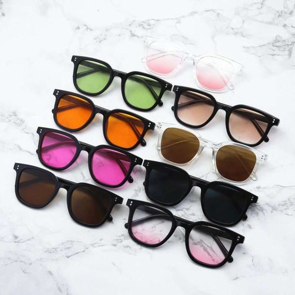 gs sunset blush sunglasses womens high grade sense gradually changing dark brown black framed plain face artifact, White;black
gs sunset blush sunglasses womens high grade sense gradually changing dark brown black framed plain face artifact, White;black