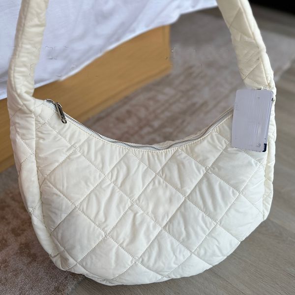 non-woven shoulder bag underarm hobo bags solid color chessboard grid zip closure large capacity wallet fashion totes cloud bag 40cm
non-woven shoulder bag underarm hobo bags solid color chessboard grid zip closure large capacity wallet fashion totes cloud bag 40cm