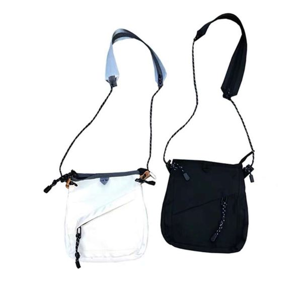 23ss lulus men women sports crossbody bag streetwear trend yoga handbag tote shoulder clutch outdoor bags
23ss lulus men women sports crossbody bag streetwear trend yoga handbag tote shoulder clutch outdoor bags