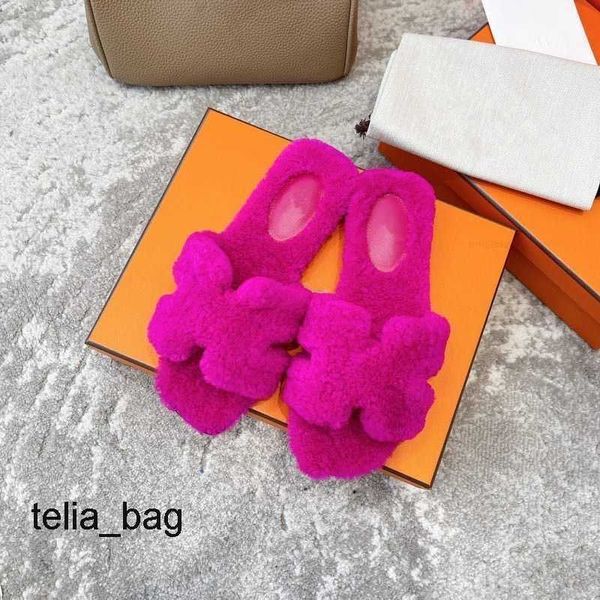 slippers designer 2023 wool winter net teddy furry bear sandal women oran dsigner slipper shoes lamb red fur one piece flat bottom outer lea
slippers designer 2023 wool winter net teddy furry bear sandal women oran dsigner slipper shoes lamb red fur one piece flat bottom outer lea